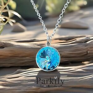 Handcrafted necklace with Swarovski crystal and chain